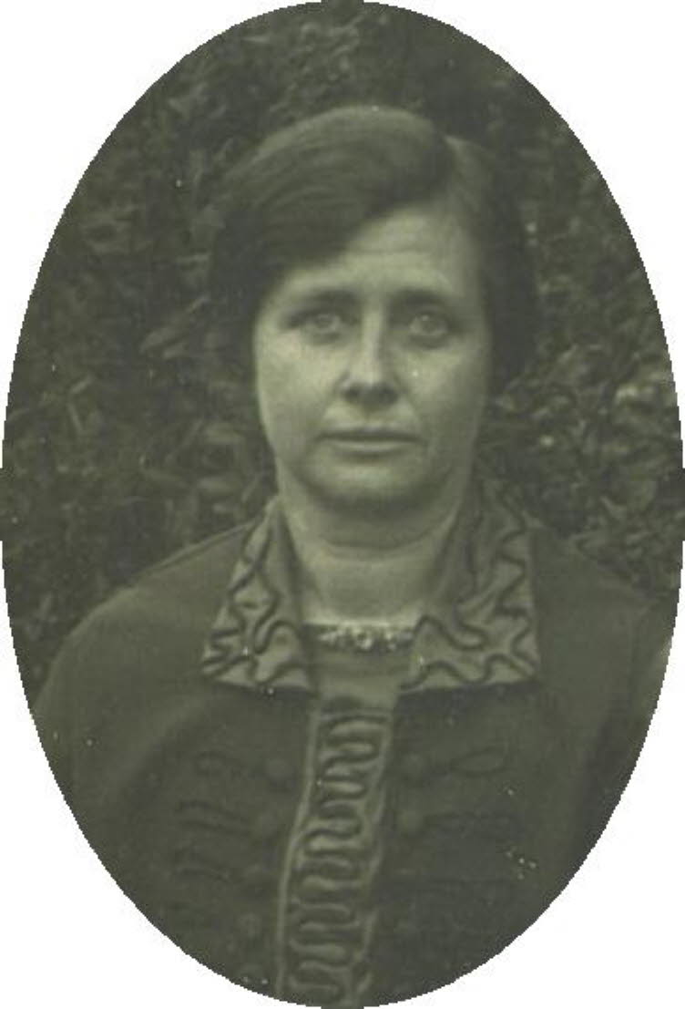 Edith Snushall (nee Jones)