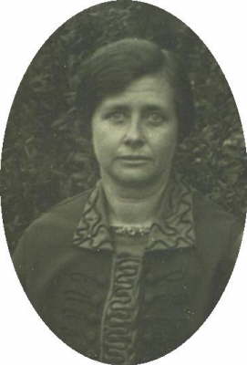 Edith Snushall (nee Jones)