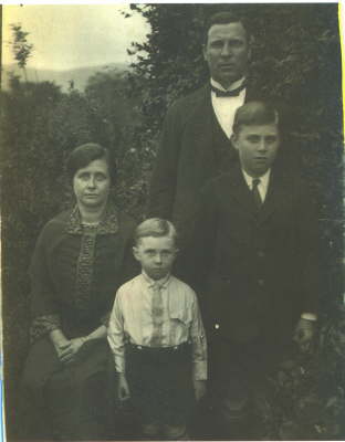 William, Edith, Trevor & Colin Snushall